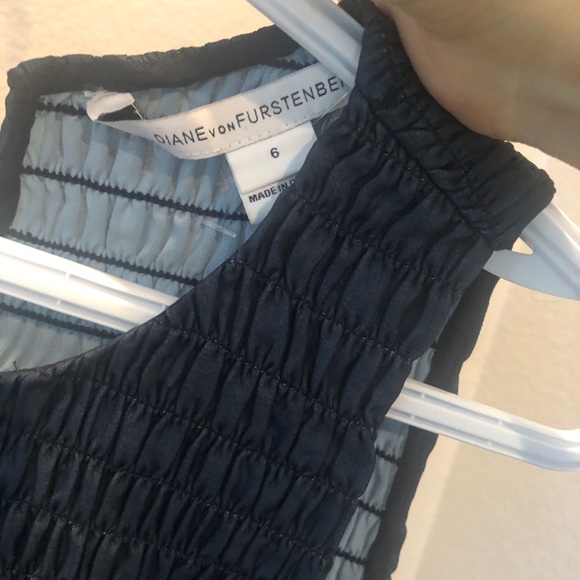 Diane Von furstenberg maxi dress missing button - Picture 3 of 4